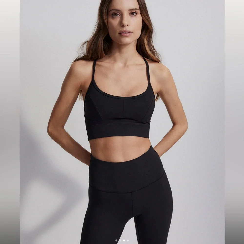 Varley Lets Move Irena Sports Bra - Picture 3 of 6